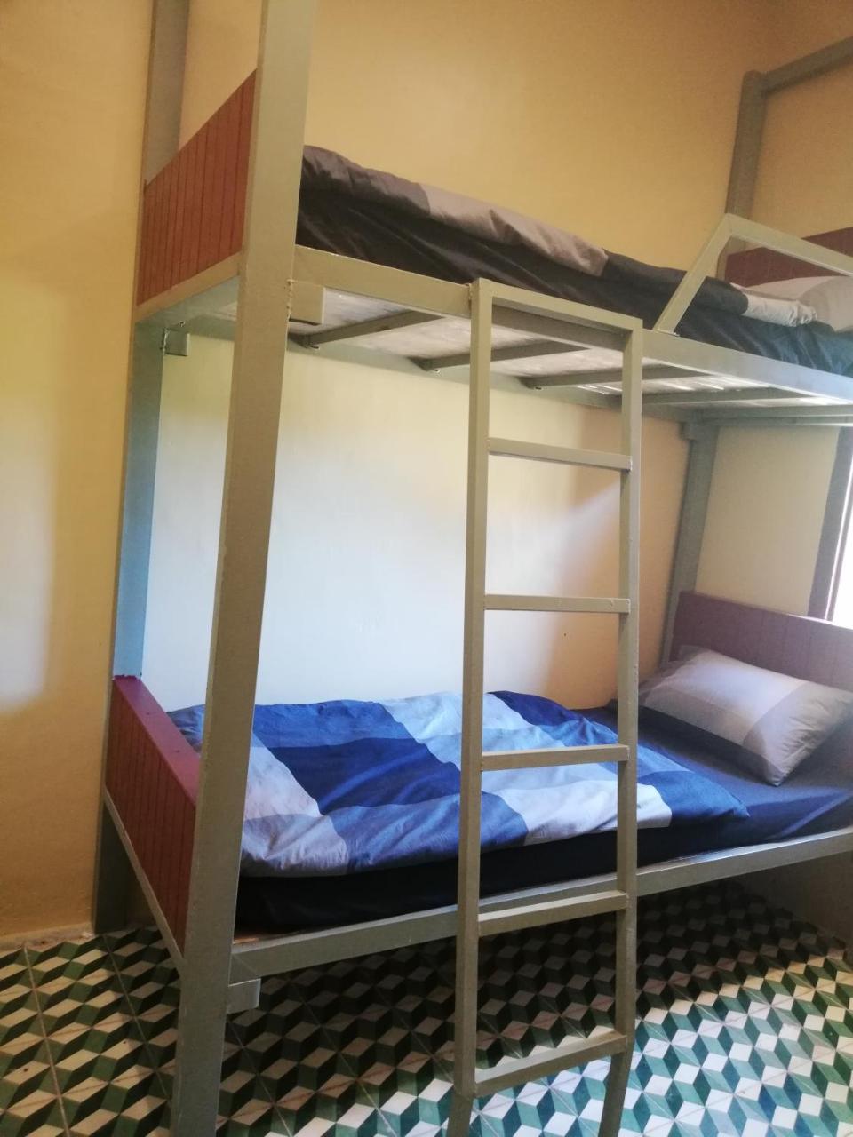 Bike&Bed Hostel Тхахек Екстериор снимка
