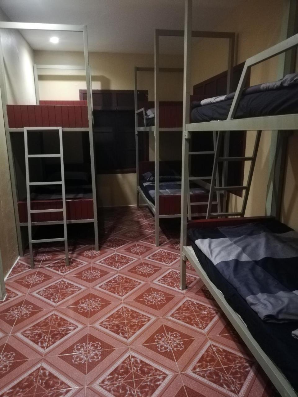 Bike&Bed Hostel Тхахек Екстериор снимка