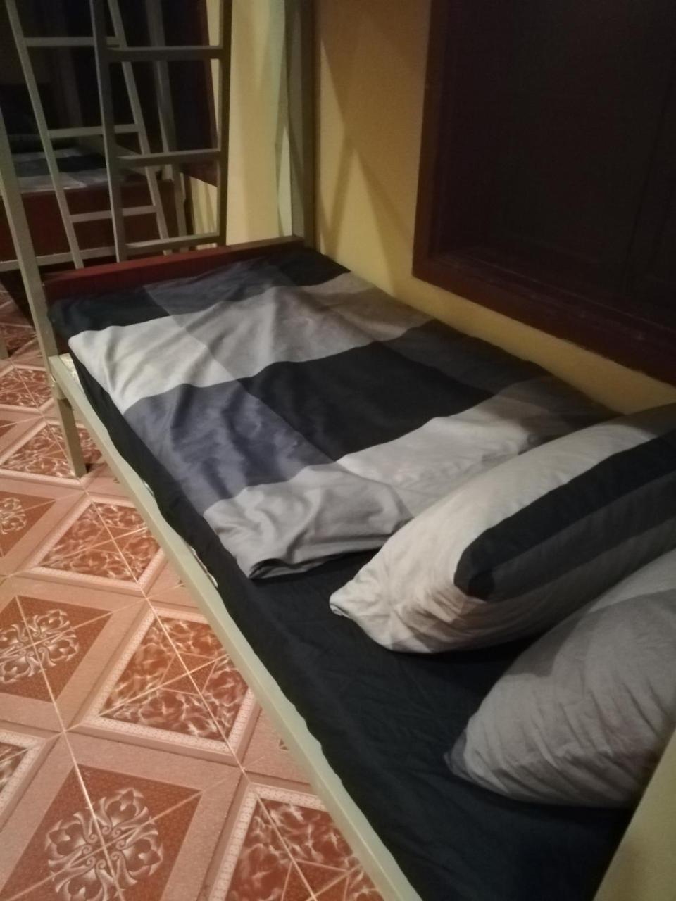 Bike&Bed Hostel Тхахек Екстериор снимка