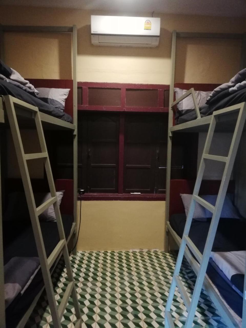 Bike&Bed Hostel Тхахек Екстериор снимка