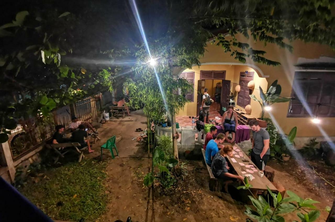 Bike&Bed Hostel Тхахек Екстериор снимка